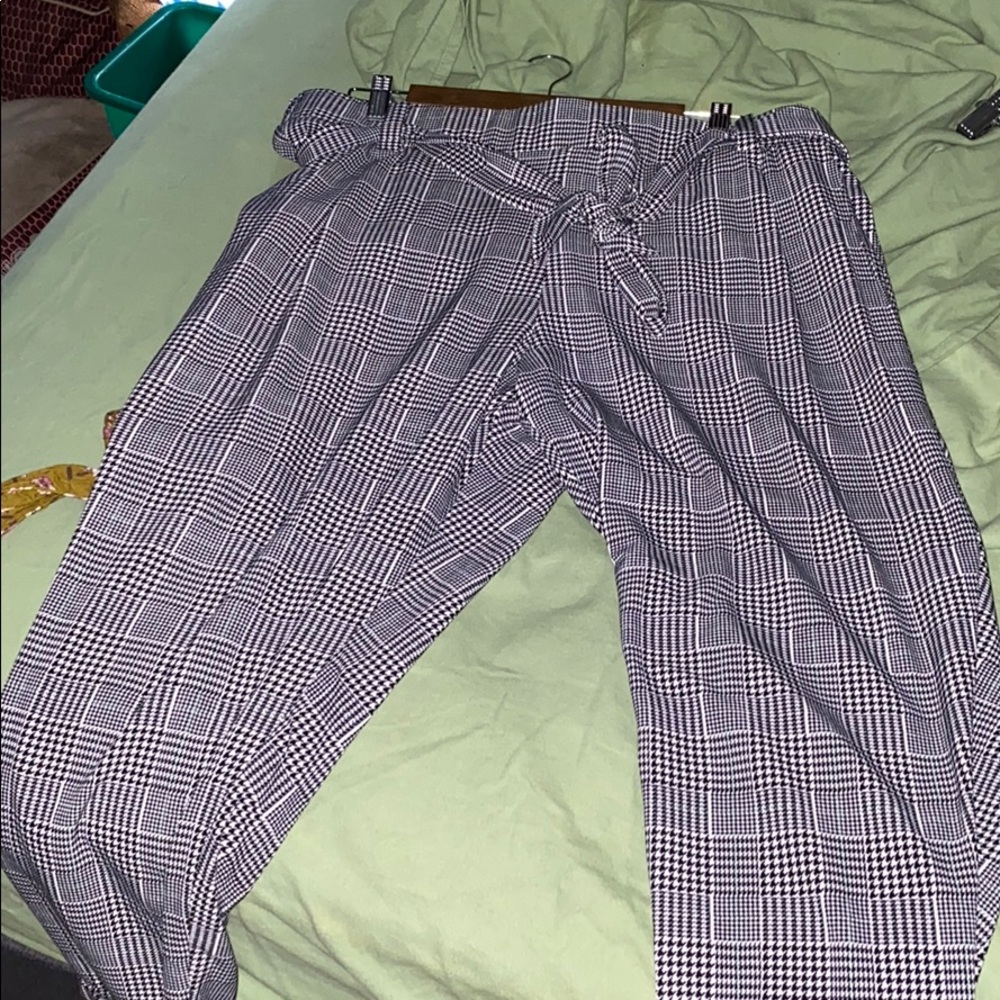 Torrid crepe houndstooth pants